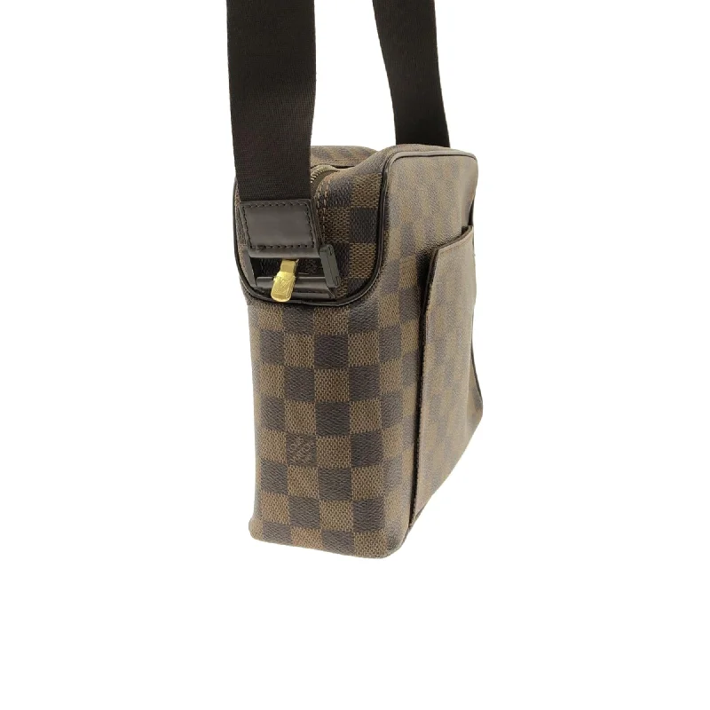 Louis Vuitton Petite Malle bags with a hard - shell structure for uniquenessLouis Vuitton Damier Ebene Olav PM (cf5pxH)