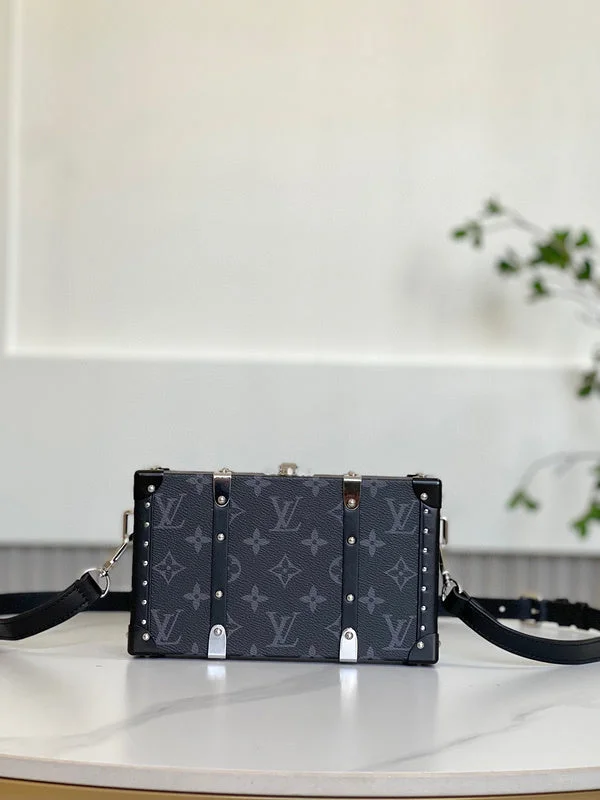 Ladies Louis Vuitton shoulder bags with a magnetic - closure flap for easeLouis Vuitton Bags