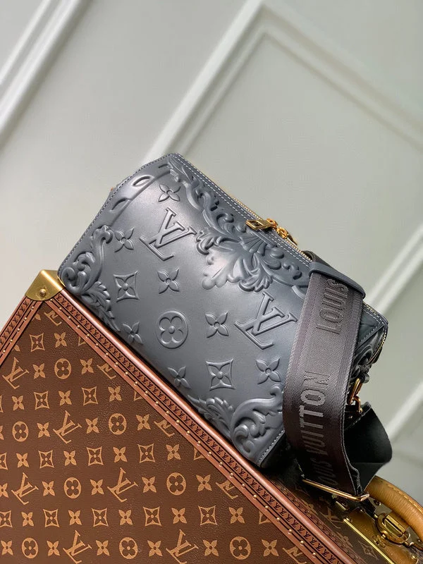 Ladies Louis Vuitton handbags with a detachable coin purse insideLouis Vuitton Bags