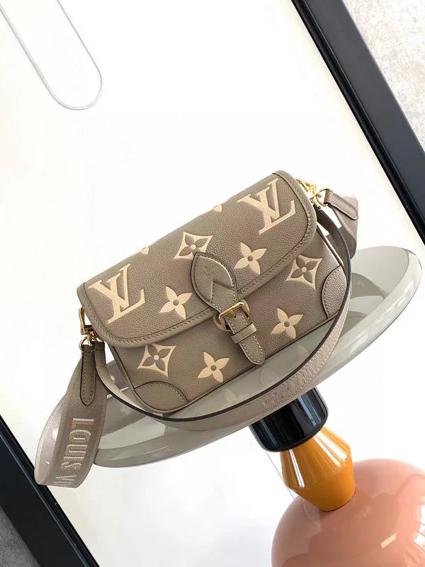 Louis Vuitton bags with a chain - link trim and a leather body for a modern edgeLouis Vuitton Bags