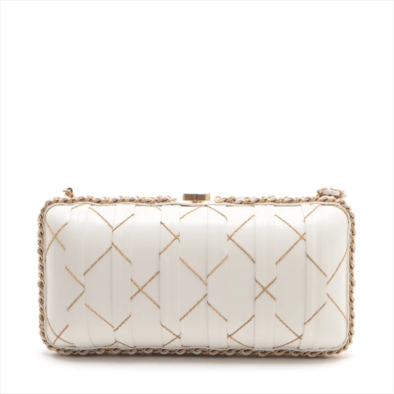 Chanel bags that pair perfectly with any outfitChanel Coco Leather Chain Shoulder Bag White G  29th