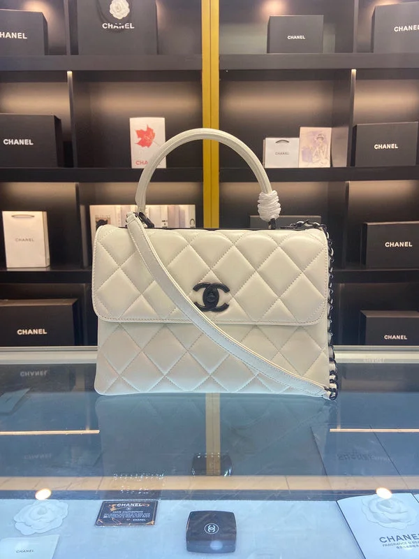 Chanel bags for the minimalist fashionChanel Bags