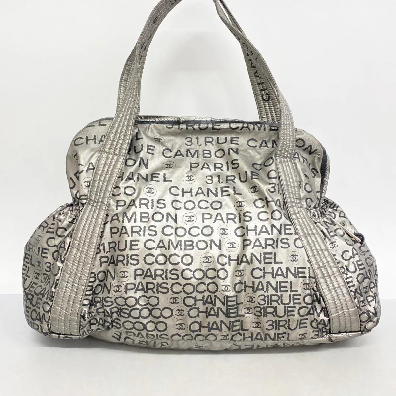 Chanel bags for women who appreciate fine craftsmanshipCHANEL Handbag