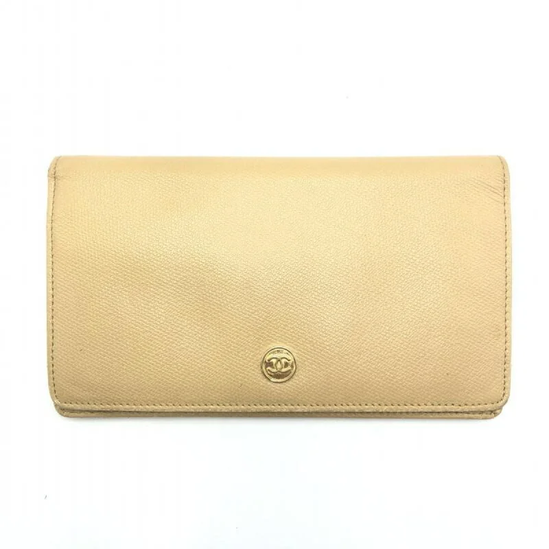 Chanel Designer Handbag with Unique DesignCHANEL Coco Mark Bi-fold Wallet Beige Chanel